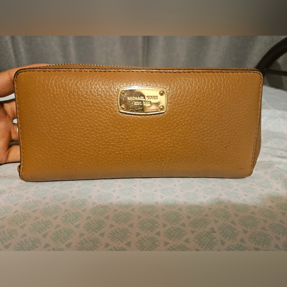 Michael Khors wallet